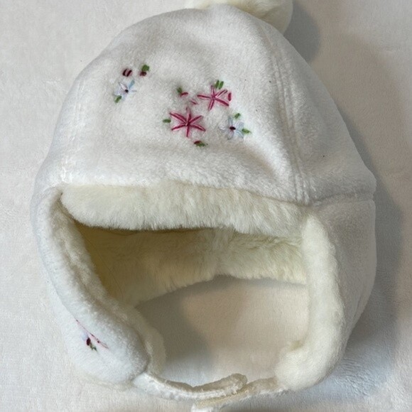 Gap Winter Hat and Mittens Size 6-12mos - Picture 4 of 6
